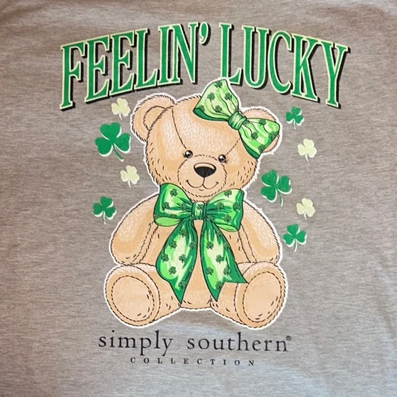 Simply Southern Gray 'Feelin' Lucky' Shirt - Size Large - Picture 1 of 3